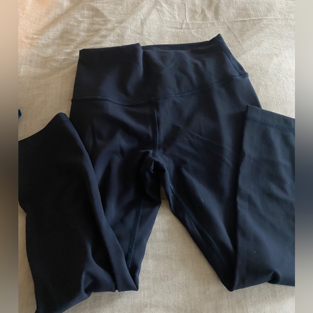 Lululemon Wunder Train navy blue 21”